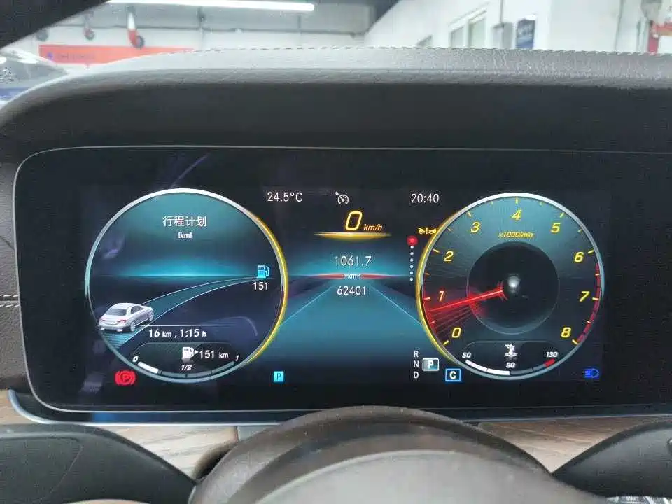 Mercedes-Benz E-Class — миниатюра 7