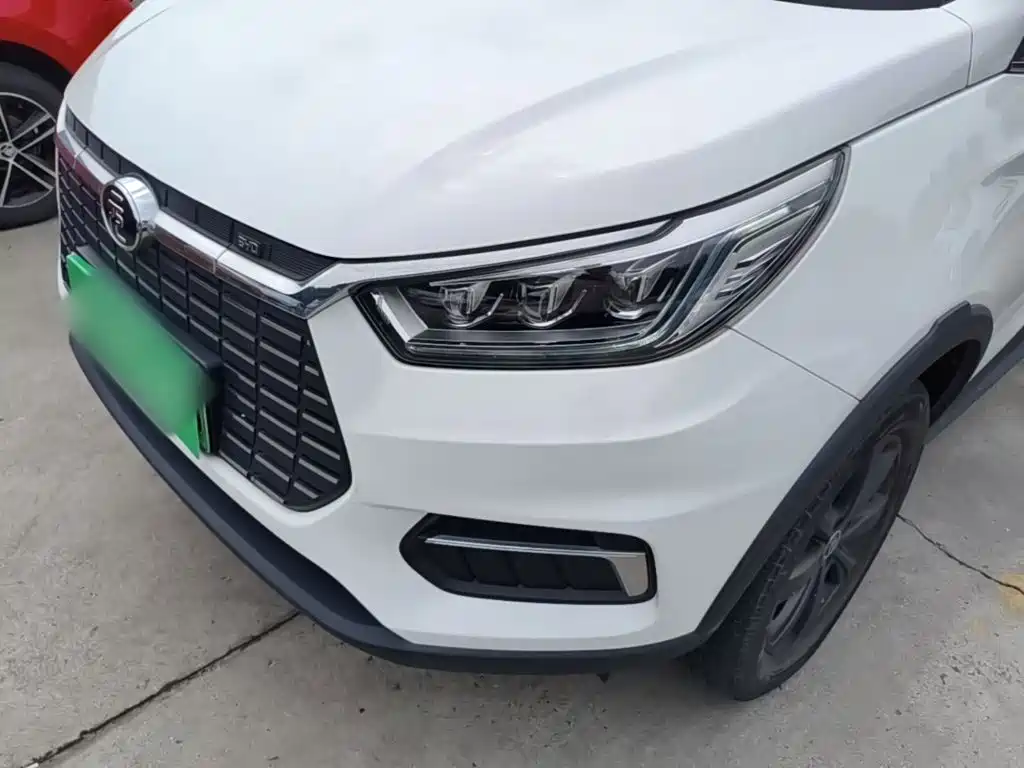 BYD Yuan EV — миниатюра 24