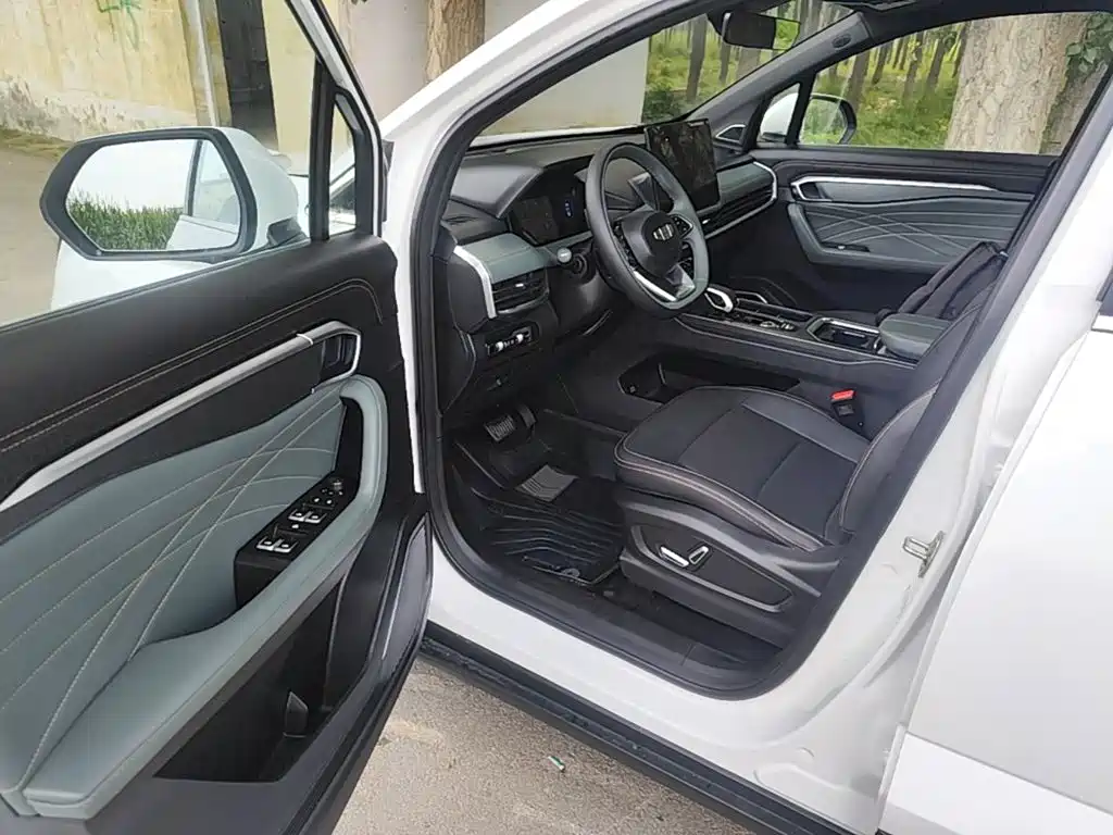Geely Haoyue L — миниатюра 16