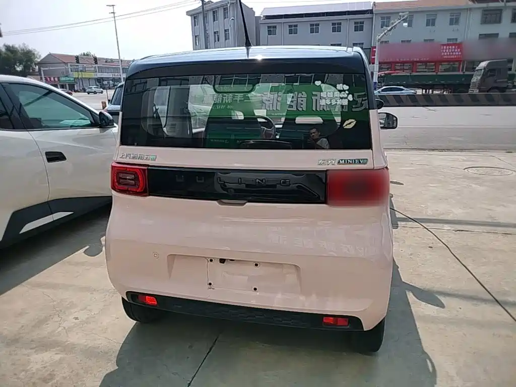 Wuling MINIEV — миниатюра 6