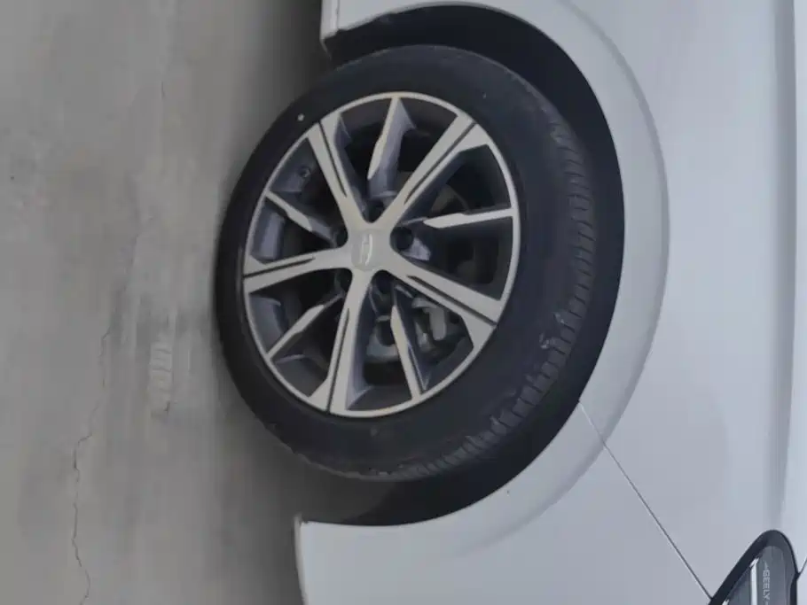 Geely Emgrand — миниатюра 6