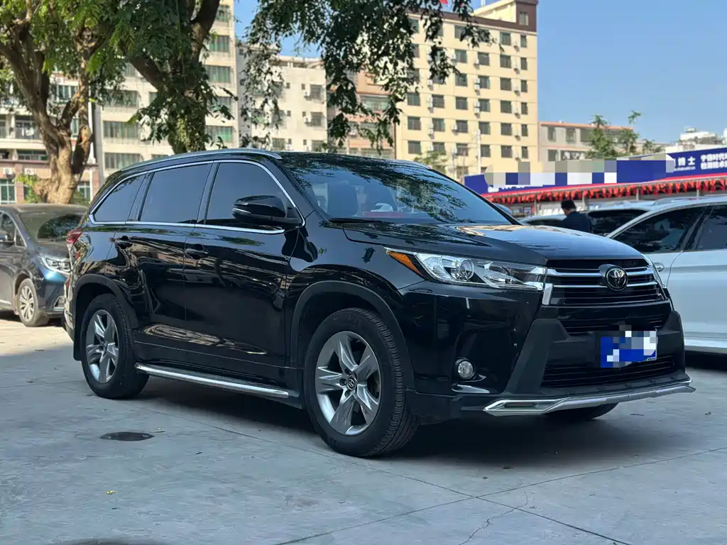 TOYOTA HIGHLANDER