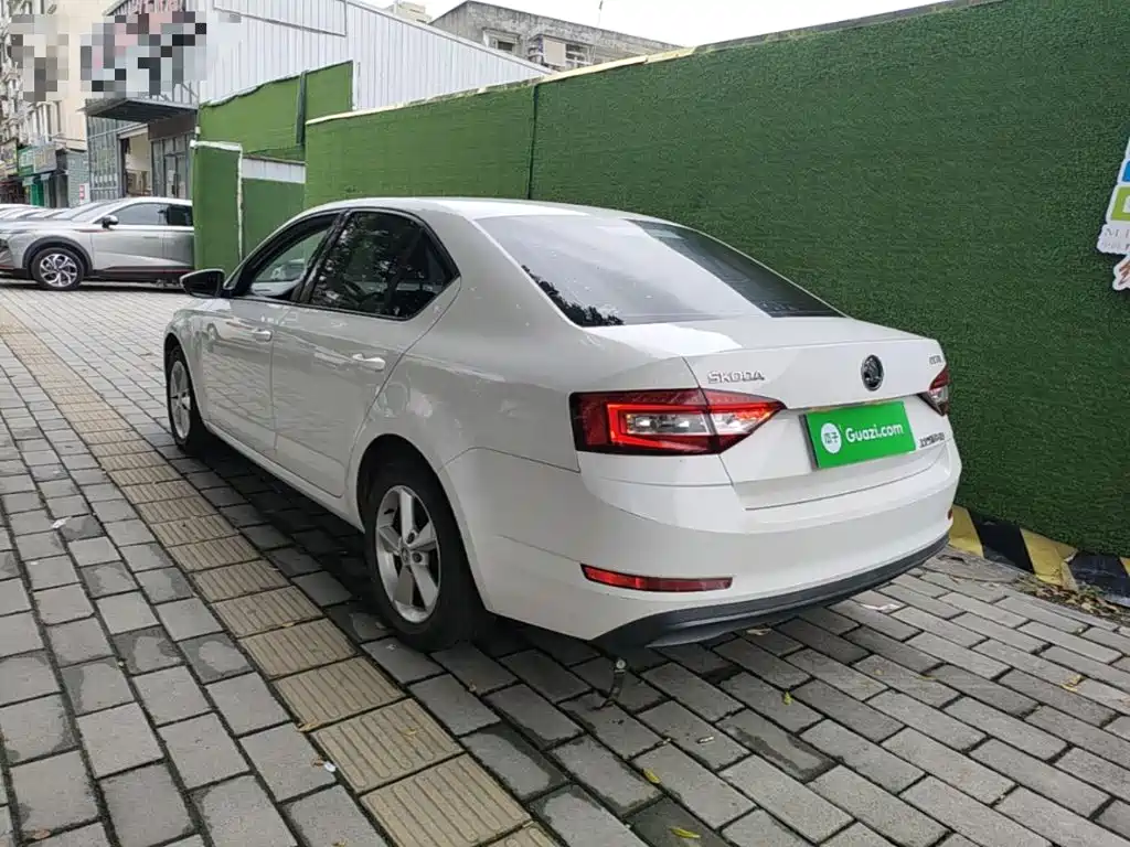 Skoda Octavia — миниатюра 5
