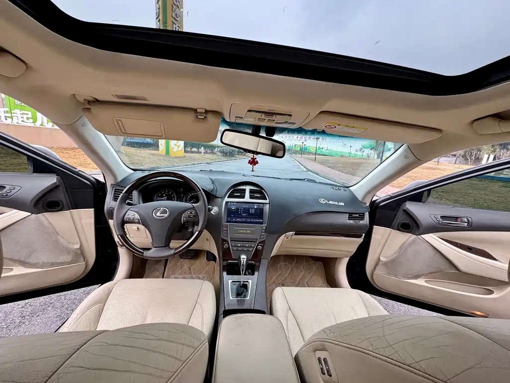 Lexus ES — миниатюра 9