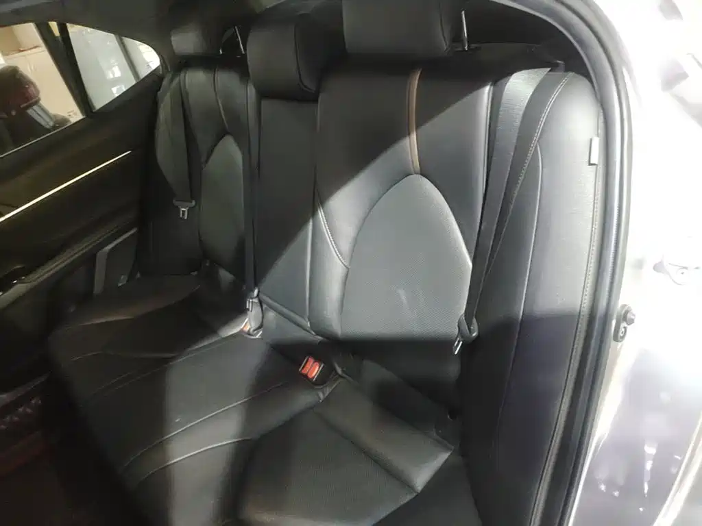 Toyota Camry — миниатюра 17