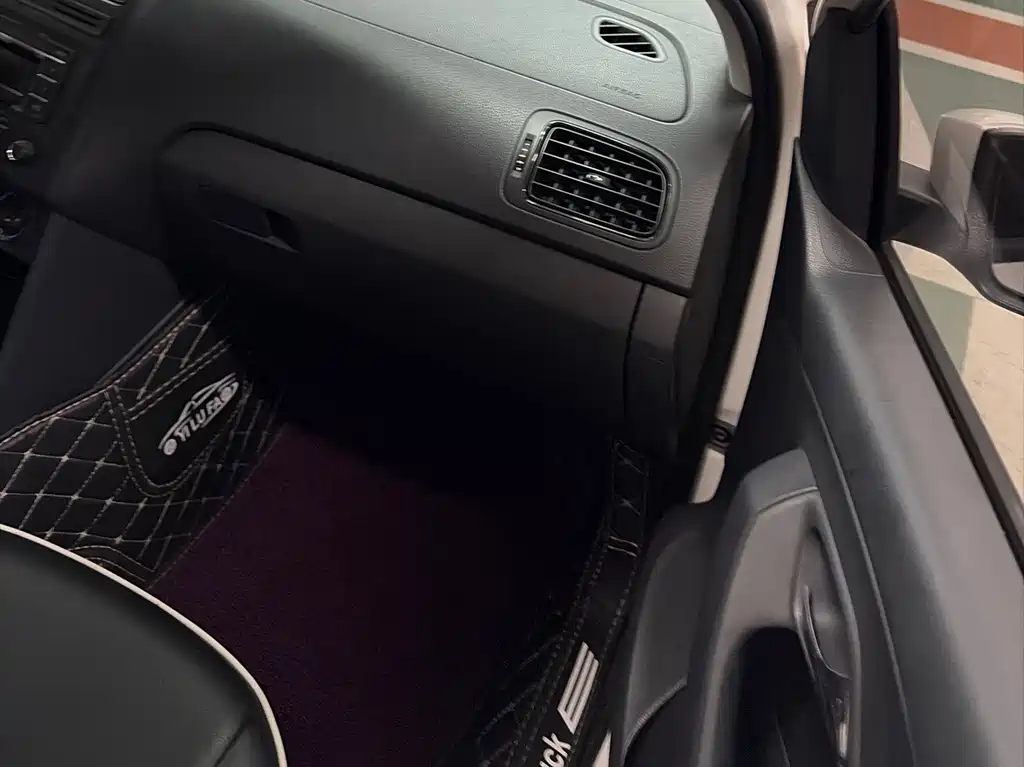 Volkswagen Polo — миниатюра 18