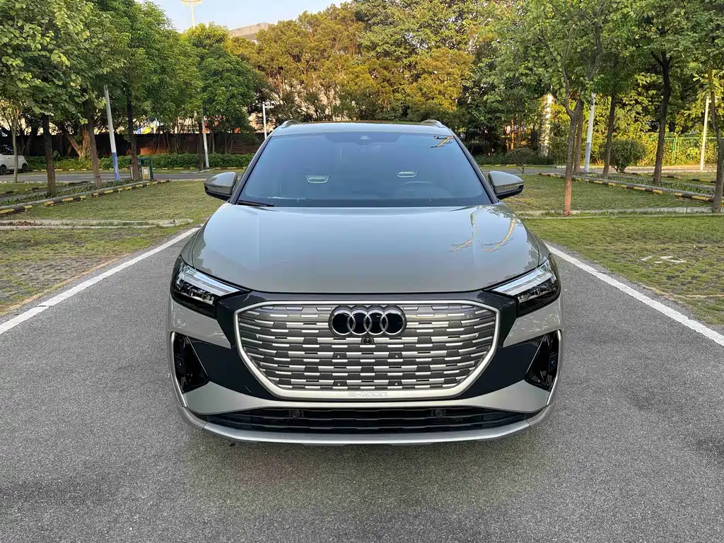 Audi Q4 e-tron — миниатюра 2