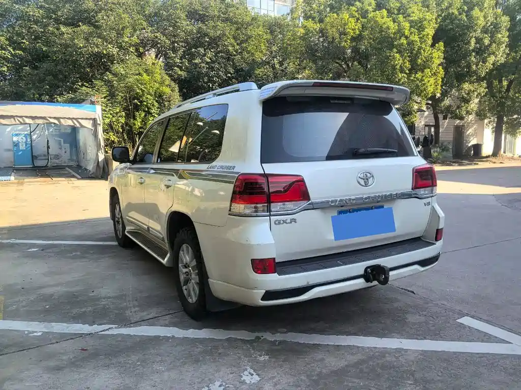 Toyota Land Cruiser — миниатюра 7