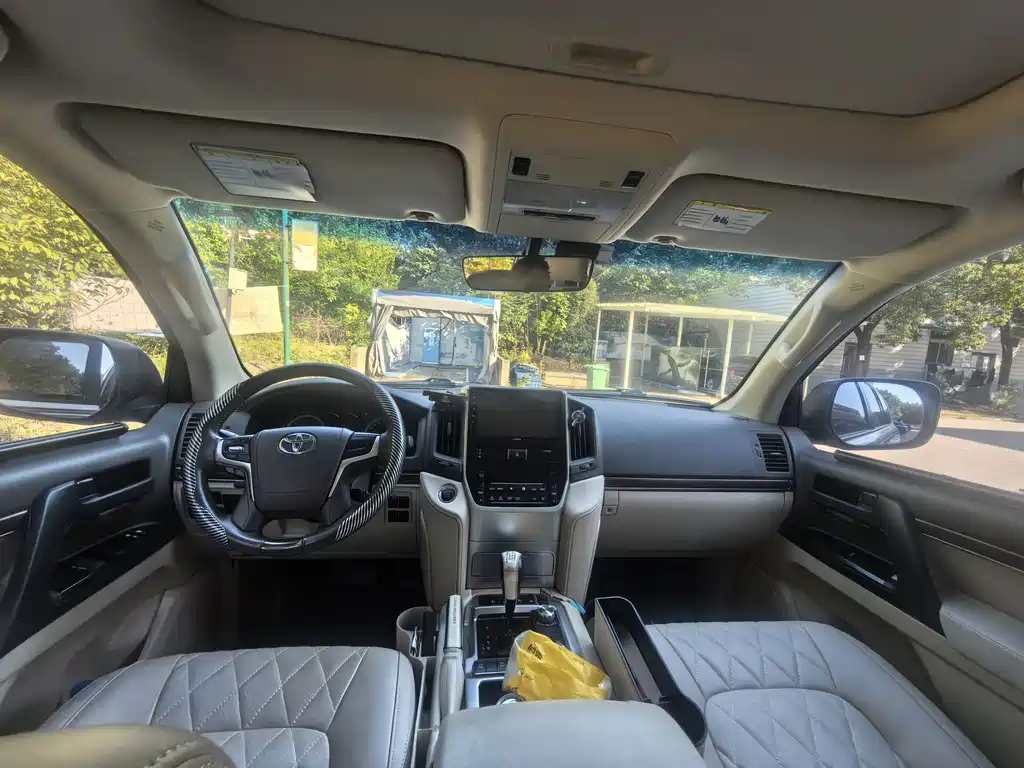 Toyota Land Cruiser — миниатюра 10