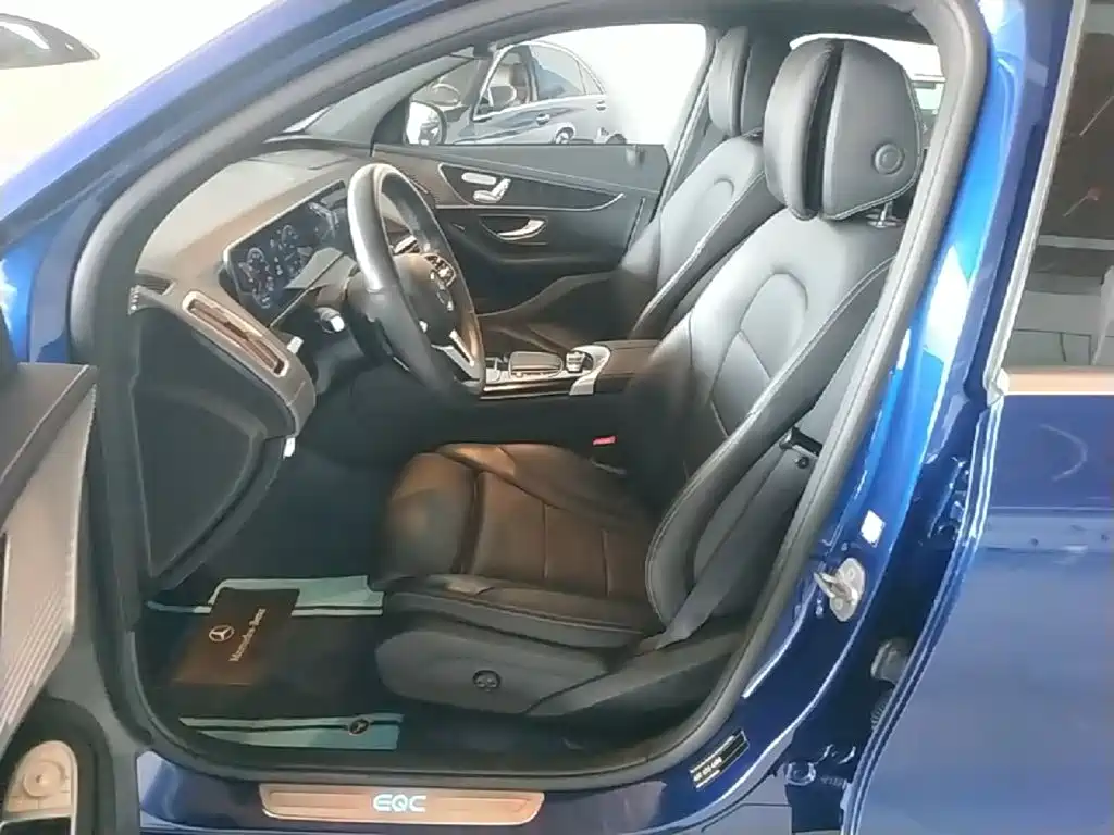 Mercedes-Benz EQC — миниатюра 15