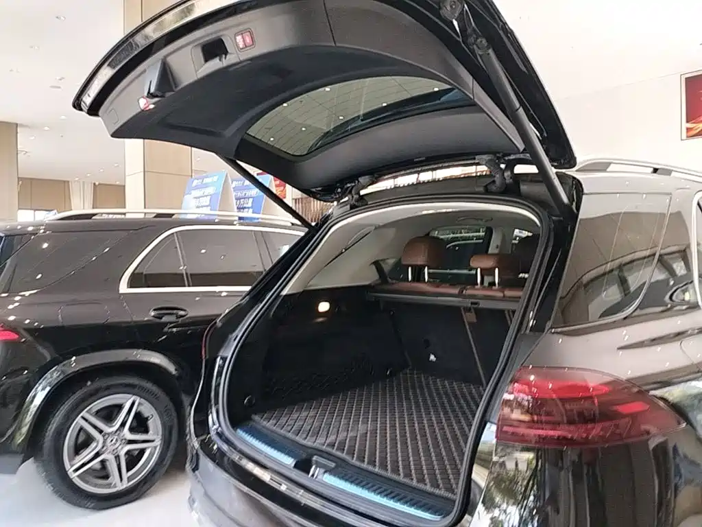 Mercedes-Benz GLE (Import) — миниатюра 19