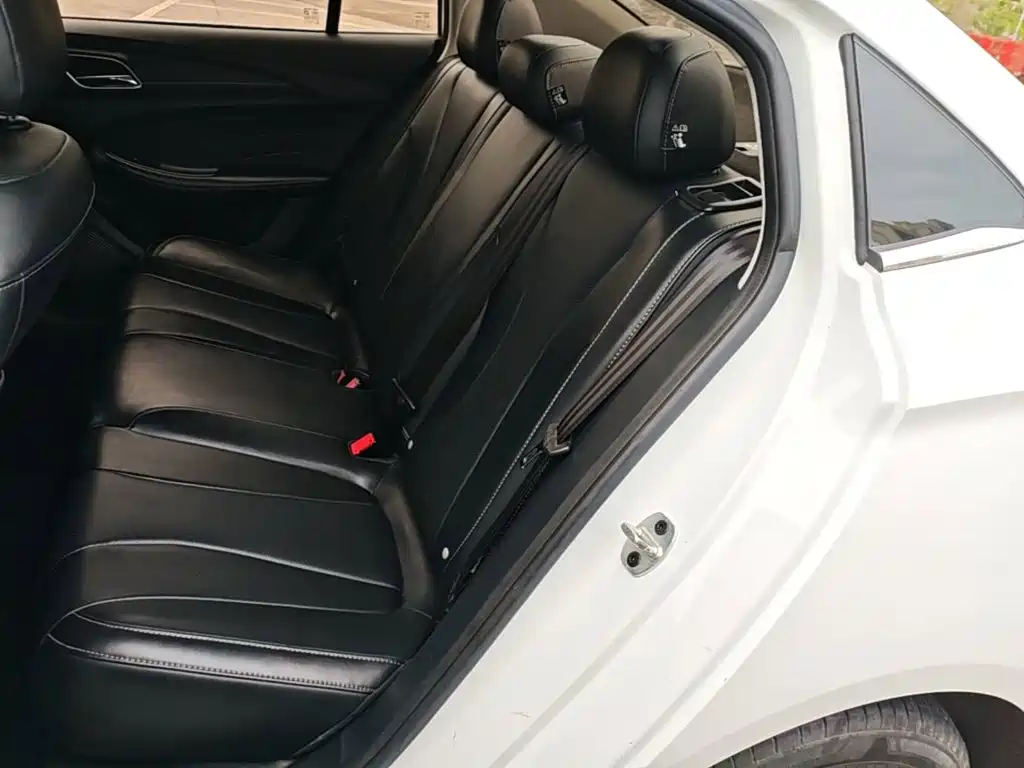 Roewe i5 — миниатюра 17