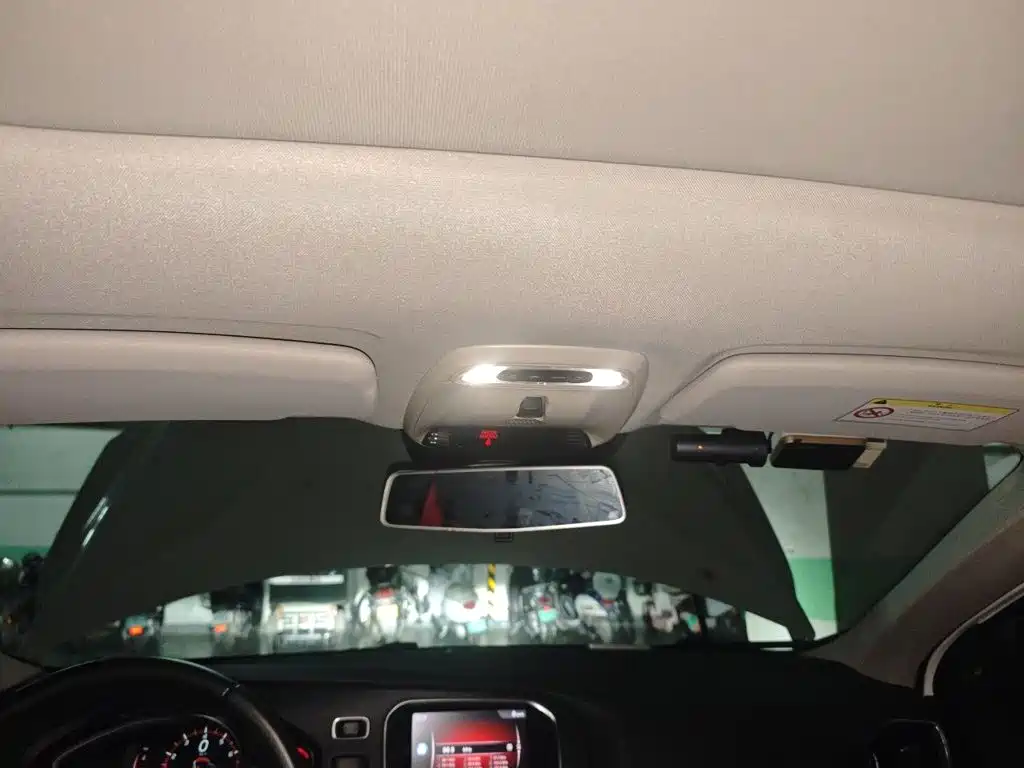 Volvo V40 — миниатюра 20