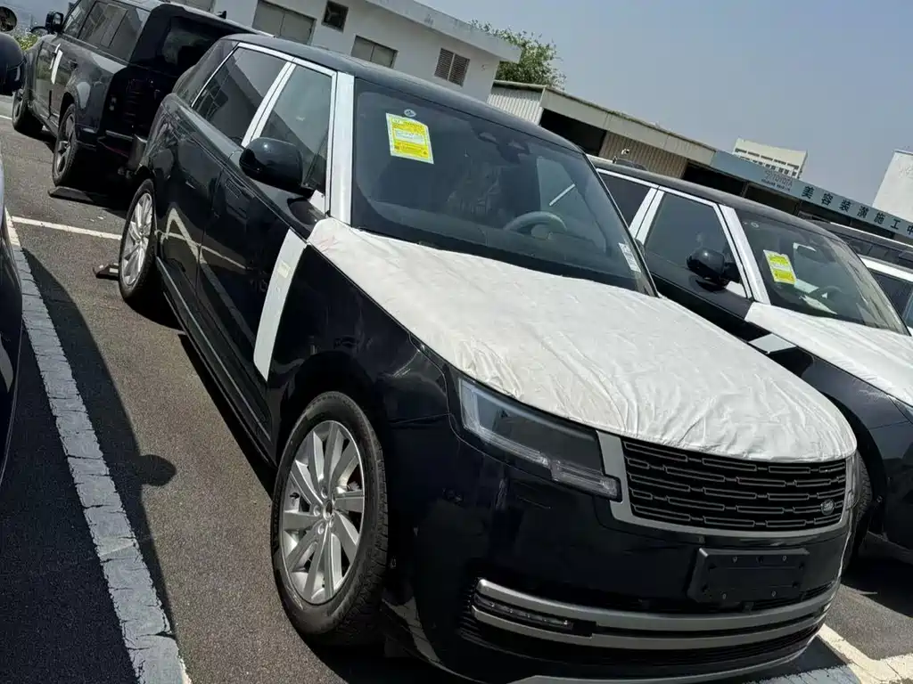 Land Rover Range Rover 2026 3.0 L6 400PS SE