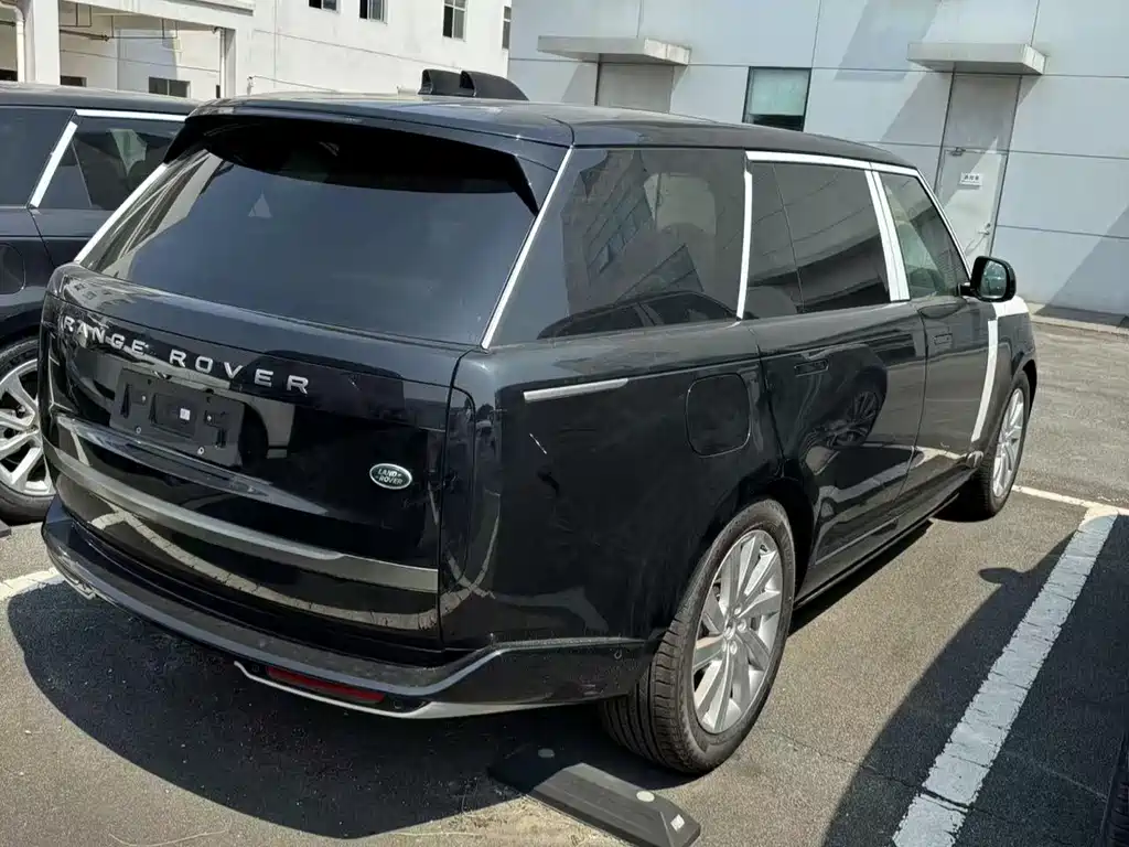 Land Rover Range Rover 2026 3.0 L6 400PS SE