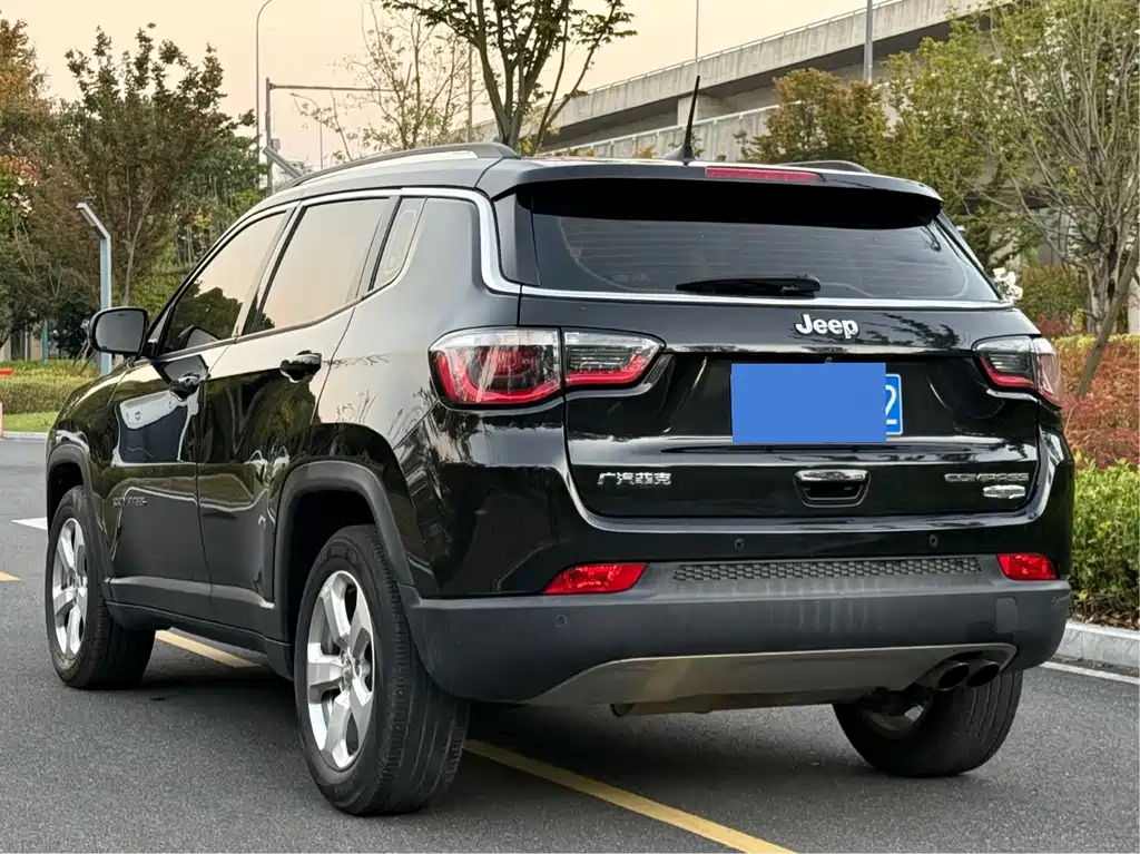 Jeep Compass — миниатюра 6
