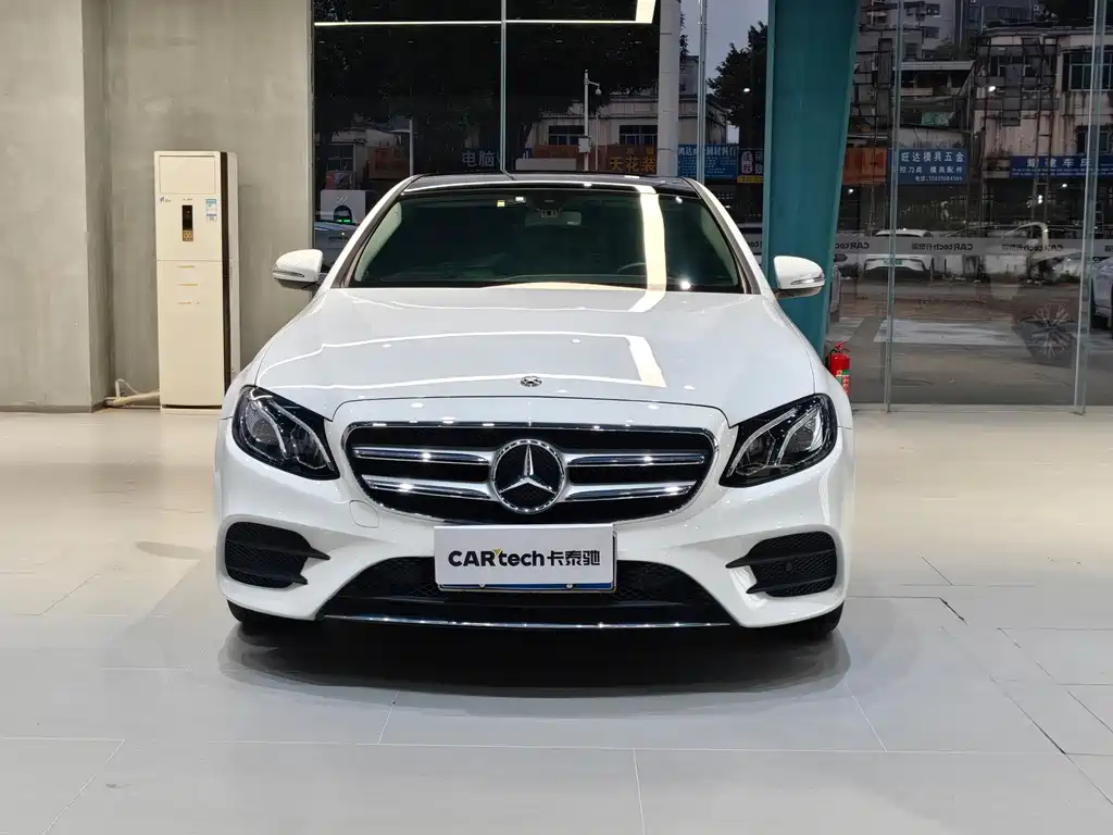 Mercedes-Benz E-Class — миниатюра 2