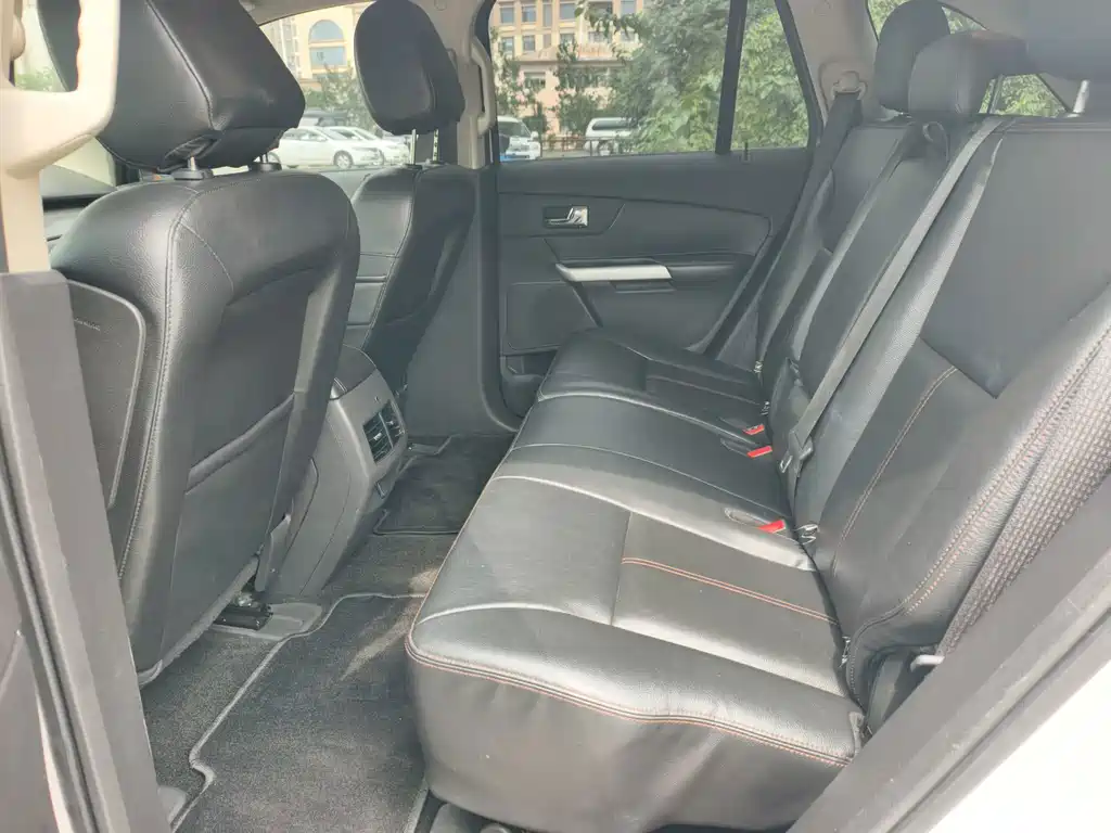 Ford Edge (Import) — миниатюра 12
