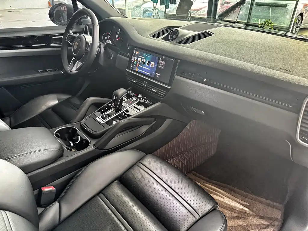 Porsche Cayenne — миниатюра 13