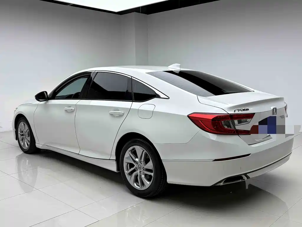 Honda Accord — миниатюра 16