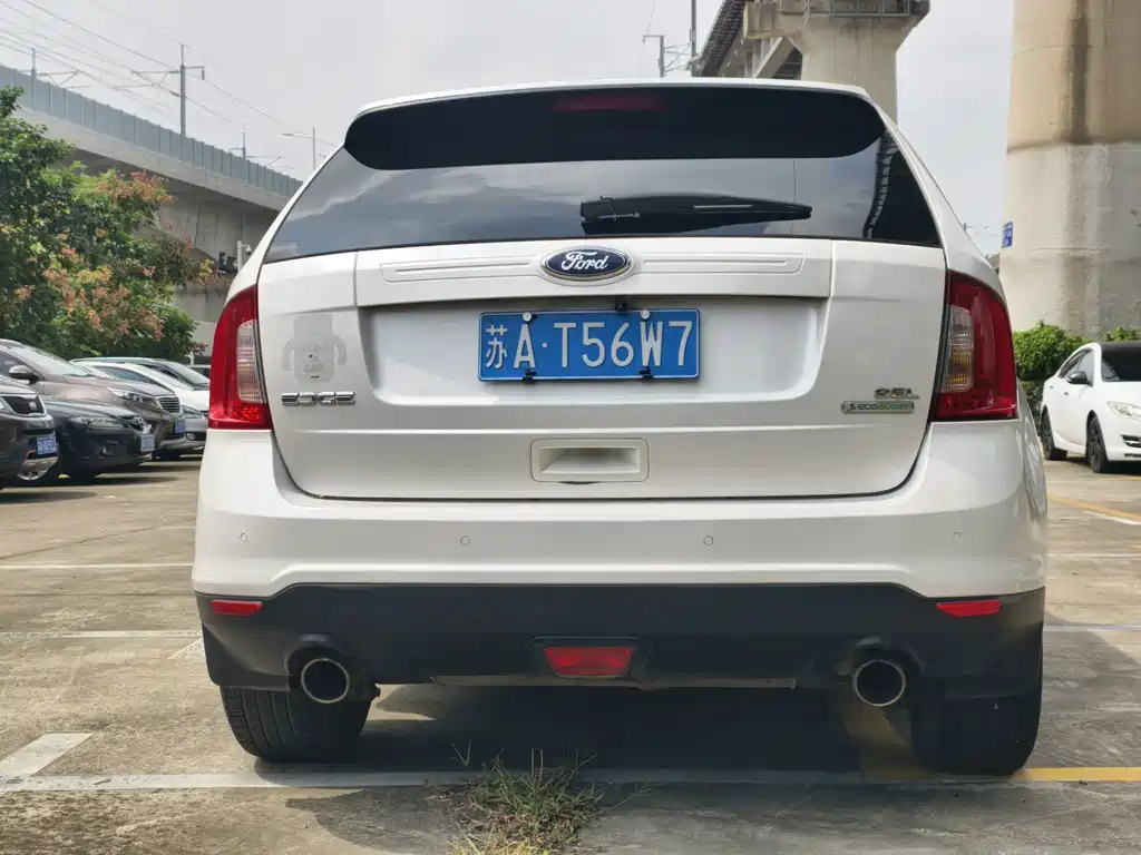 Ford Edge (Import) — миниатюра 3