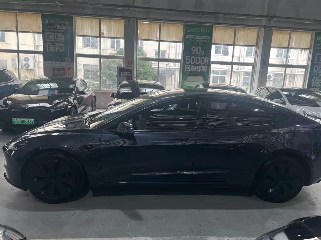 Tesla Model 3 — миниатюра 4