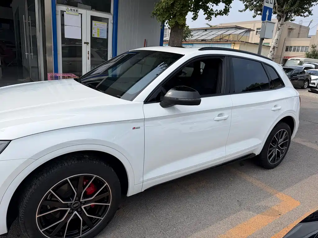 Audi Q5L — миниатюра 2