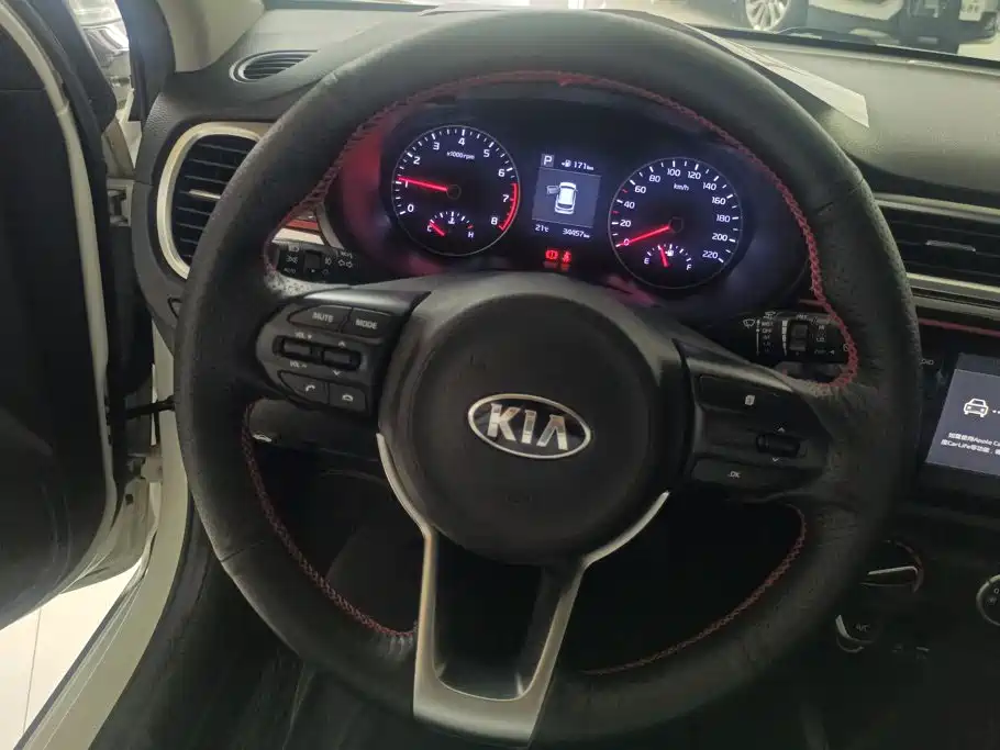 Kia KX Cross — миниатюра 15