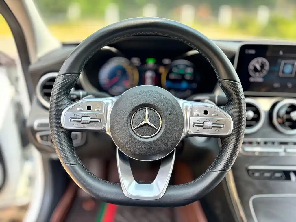 Mercedes-Benz C-Class — миниатюра 10