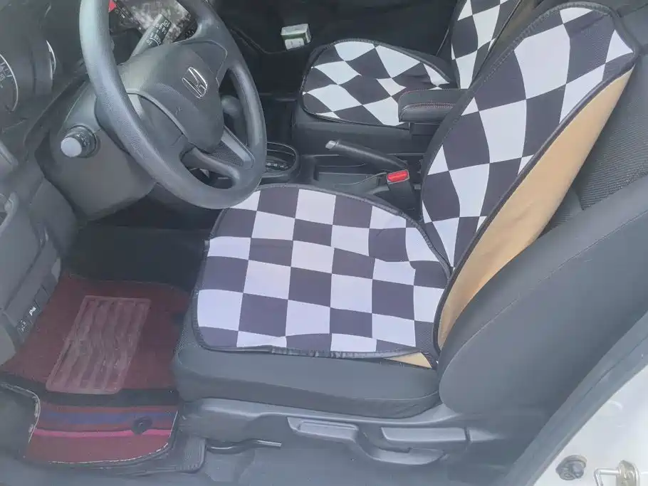 Honda Fit — миниатюра 8