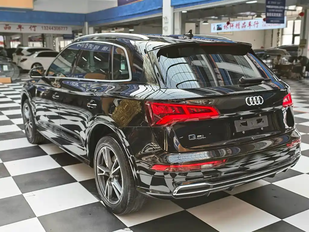 Audi Q5L — миниатюра 5