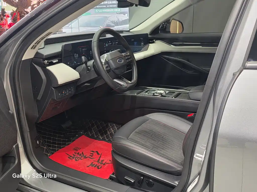 Ford Mondeo — миниатюра 7