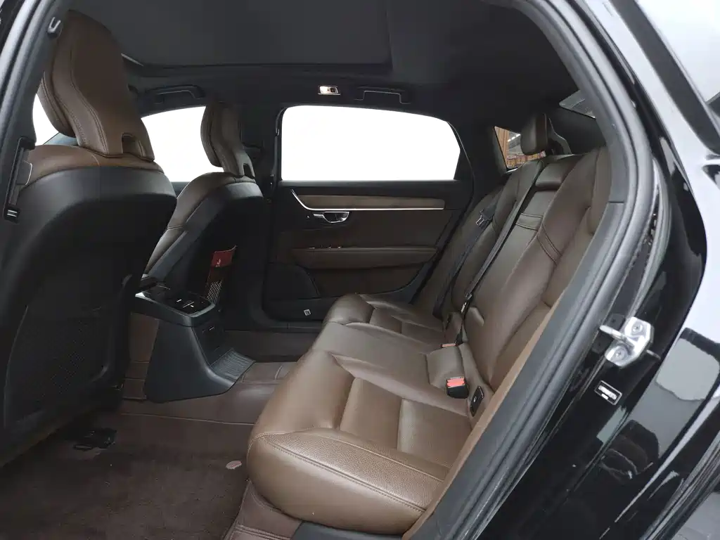 Volvo S90 PHEV — миниатюра 9