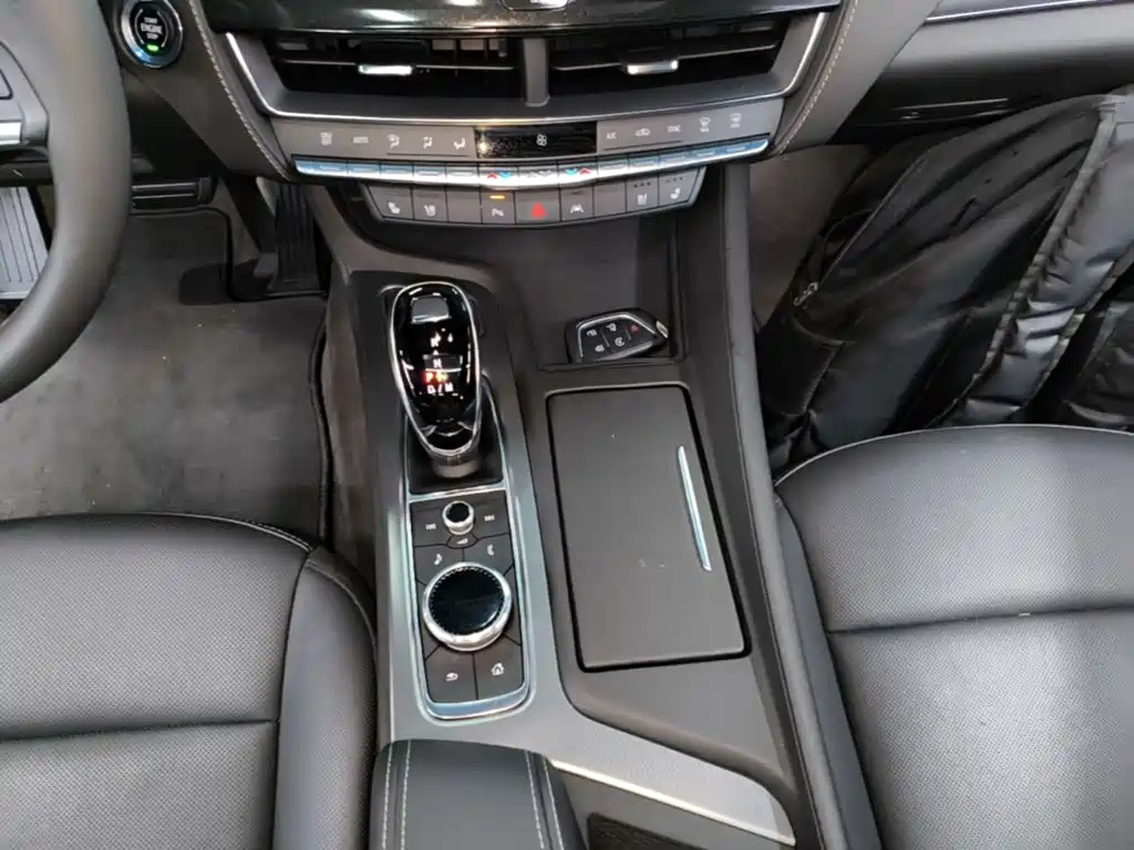 Cadillac CT5 — миниатюра 14
