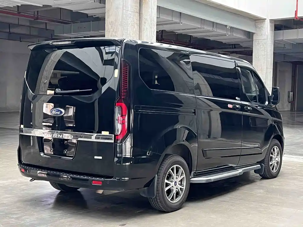 Ford Tourneo — миниатюра 10