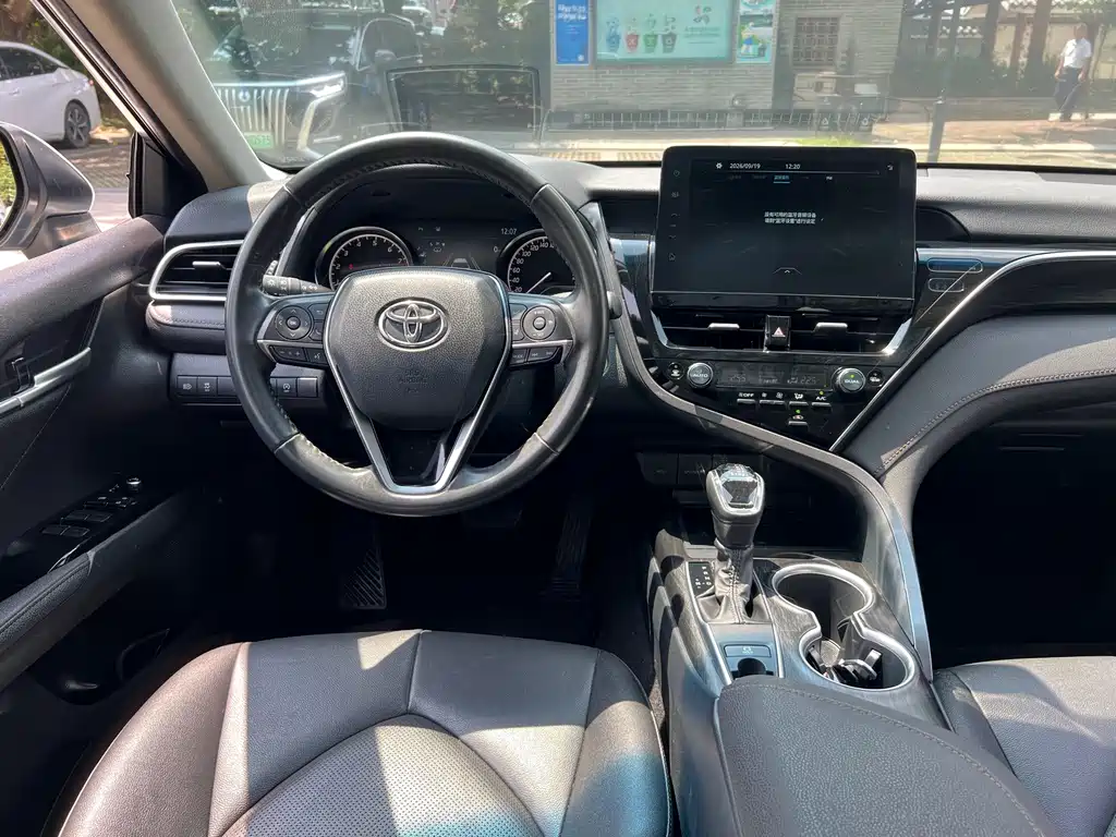 Toyota Camry — миниатюра 10
