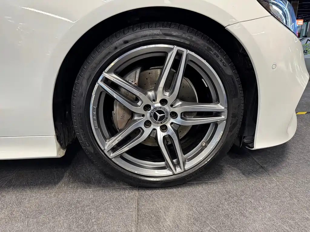 MERCEDES-BENZ E CLASS