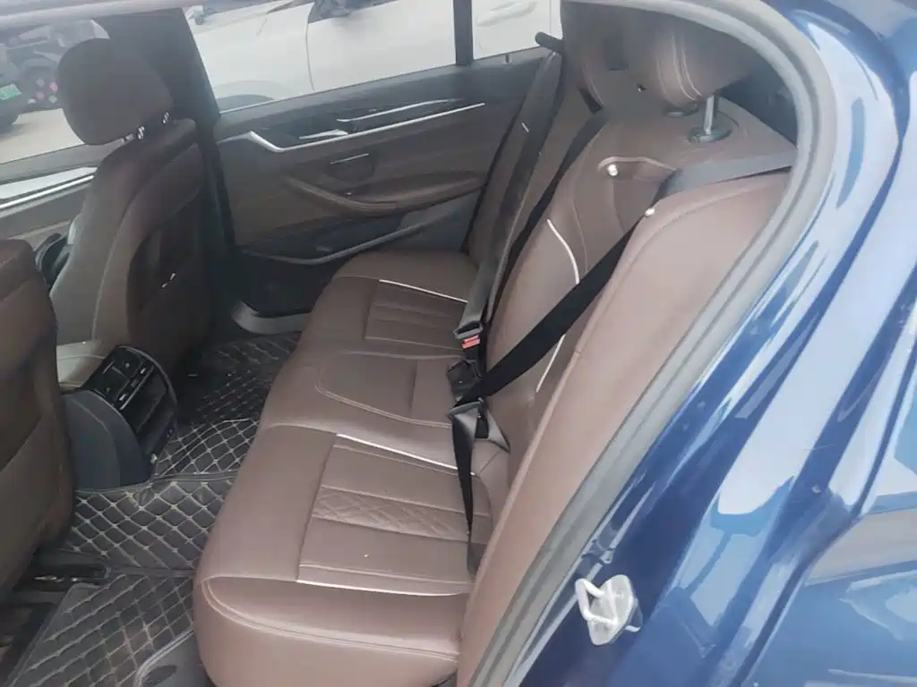 BMW 5 Series — миниатюра 22