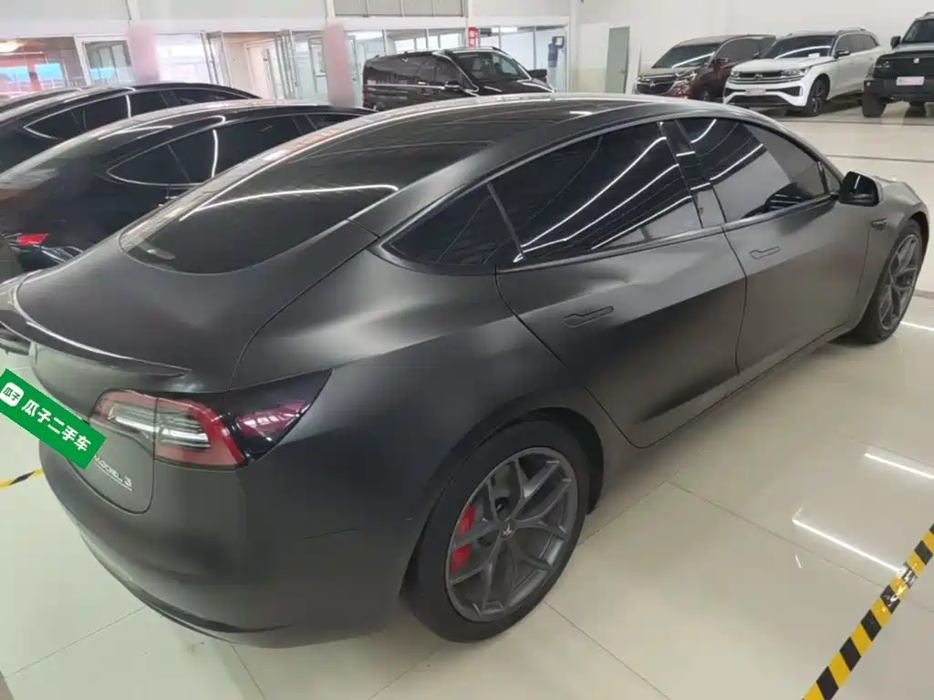 Tesla Model 3 — миниатюра 7