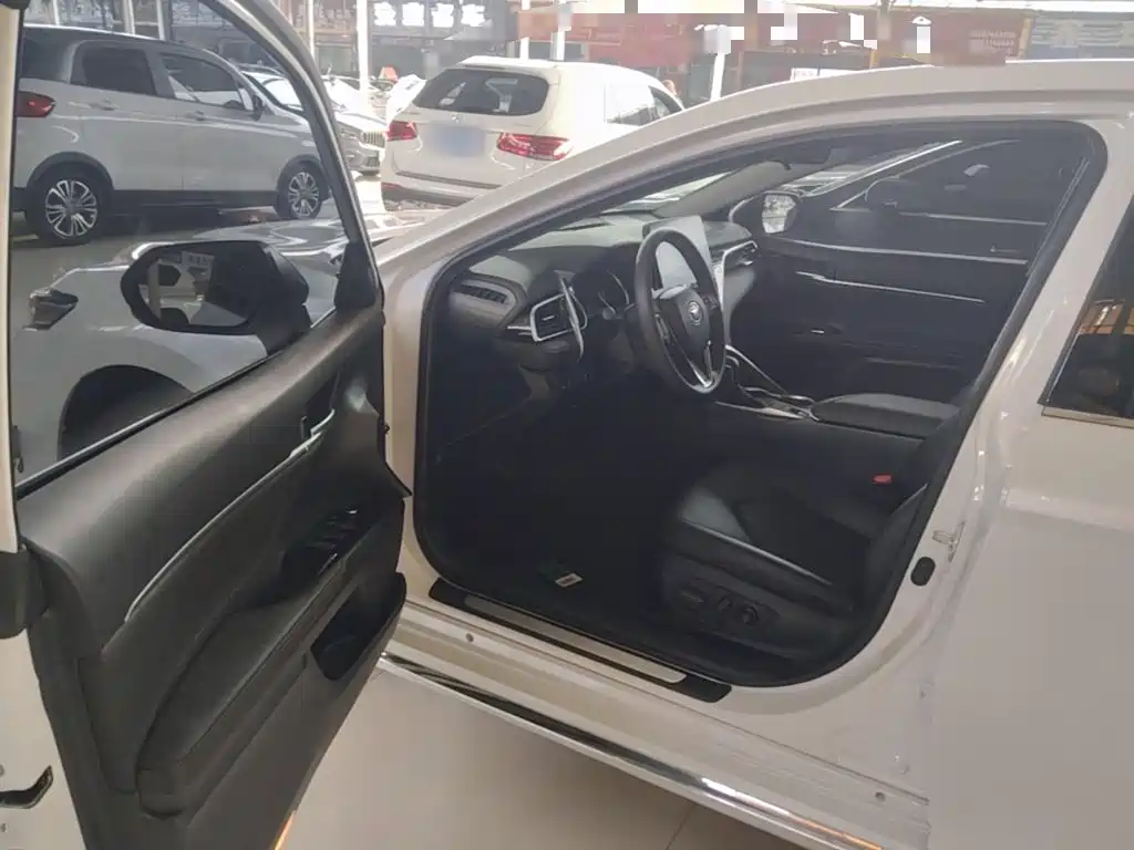 Toyota Camry — миниатюра 16