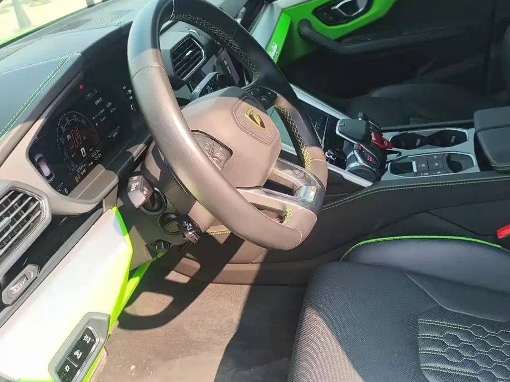 Lamborghini Urus — миниатюра 5