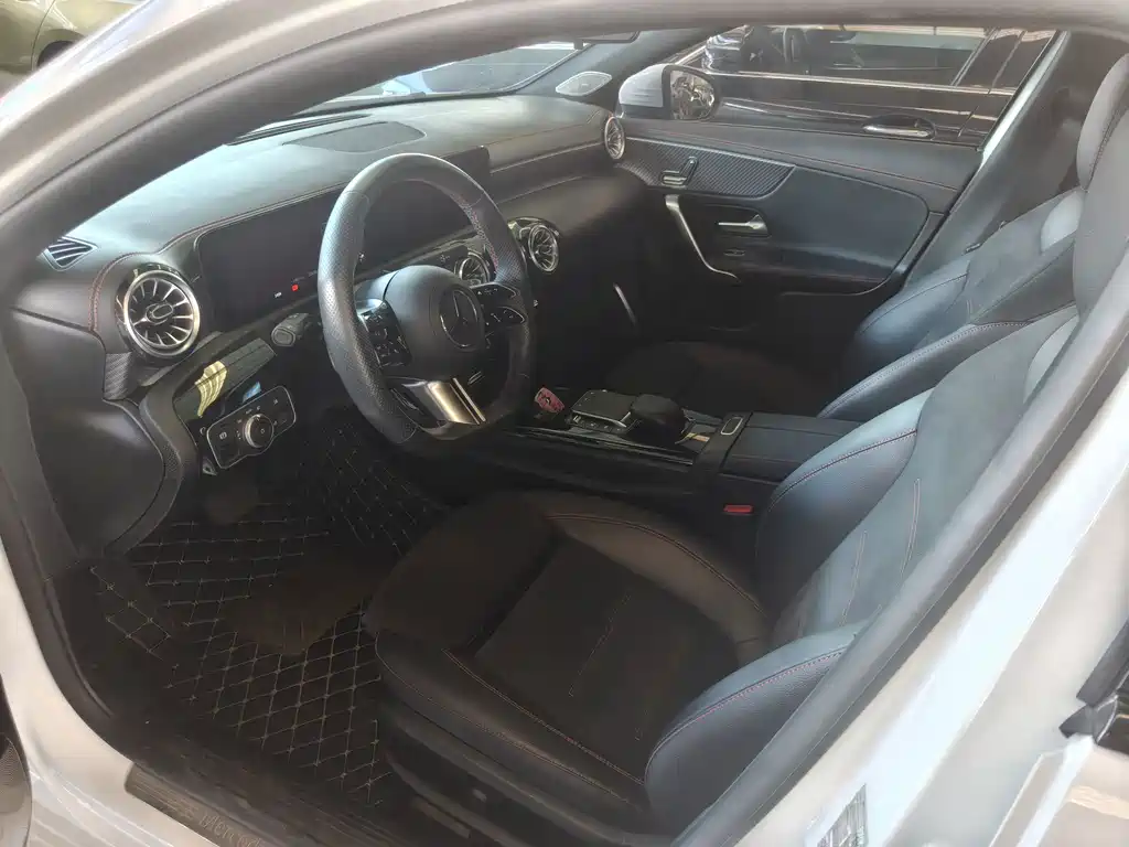 Mercedes-Benz A-Class — миниатюра 7