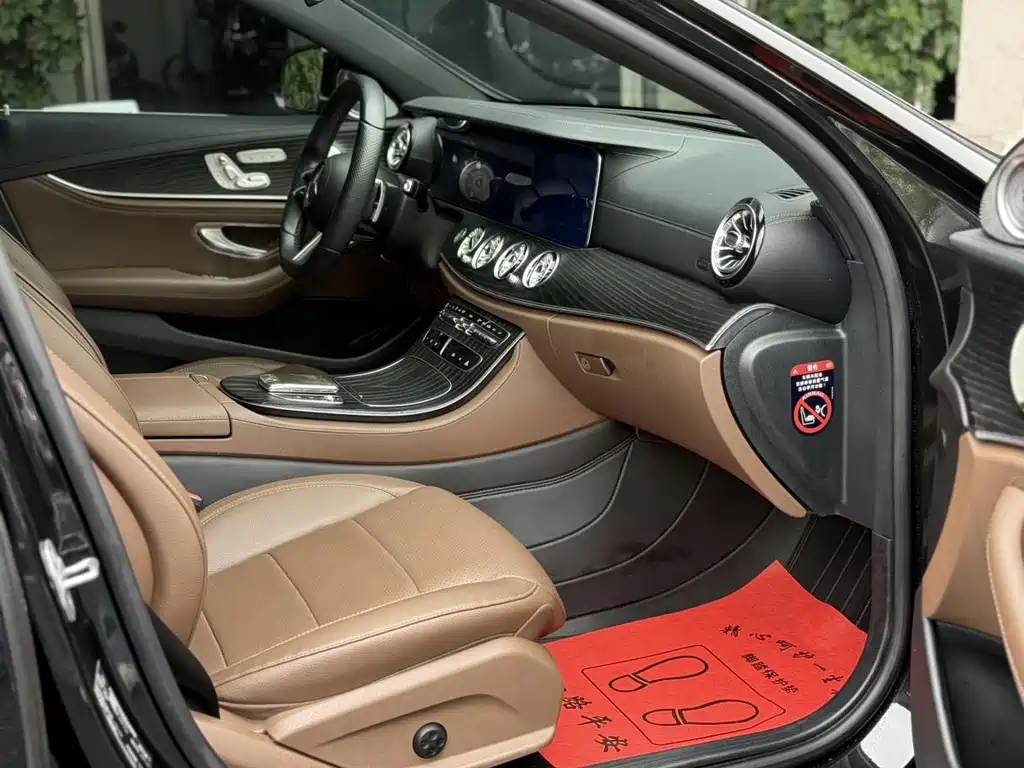 Mercedes-Benz E-Class — миниатюра 14
