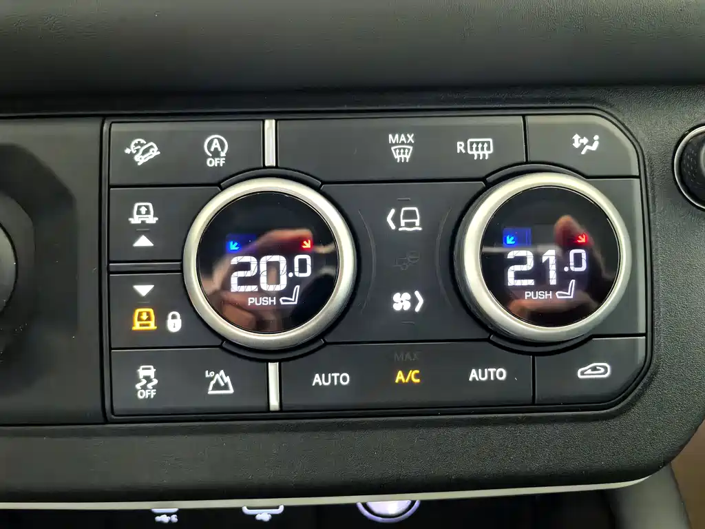 Land Rover Defender — миниатюра 19