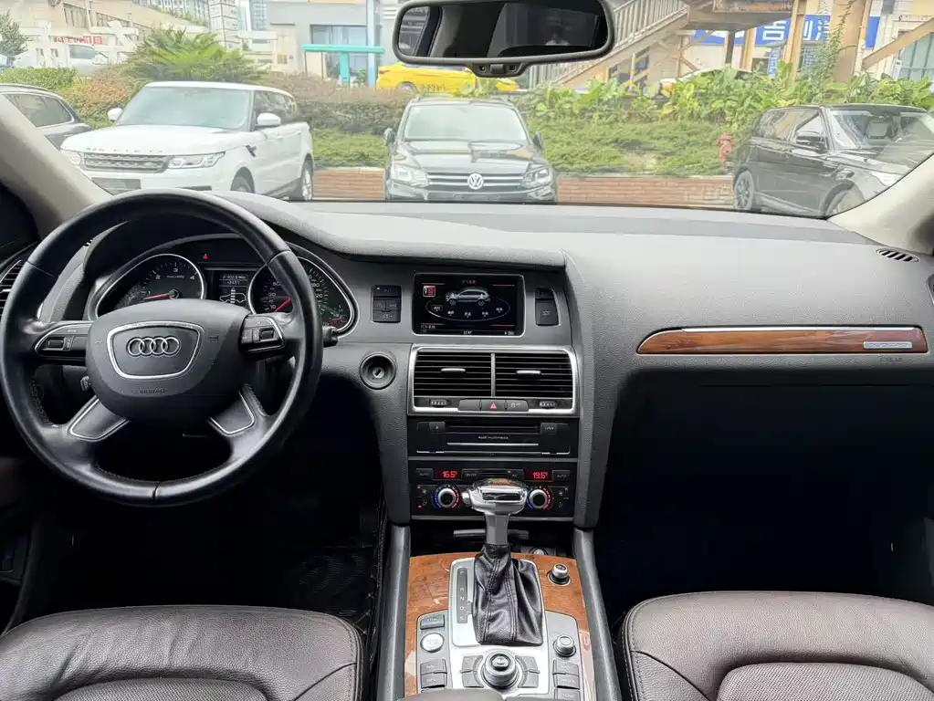 Audi Q7 — миниатюра 12
