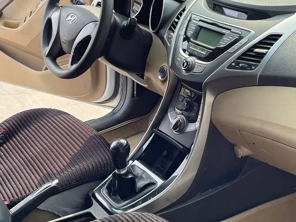 Hyundai Elantra Langdong — миниатюра 10