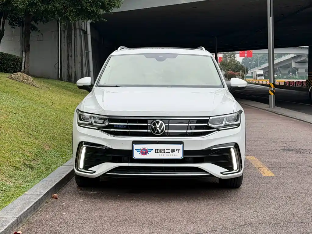 Volkswagen Tiguan L PHEV — миниатюра 2
