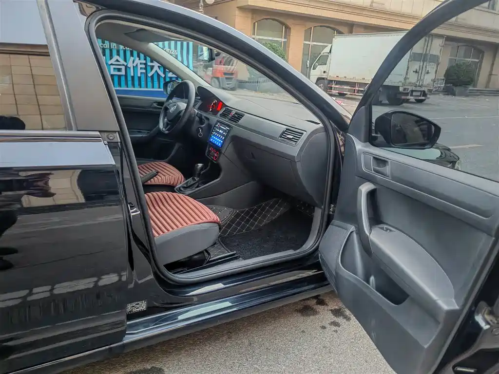 Volkswagen Santana — миниатюра 16