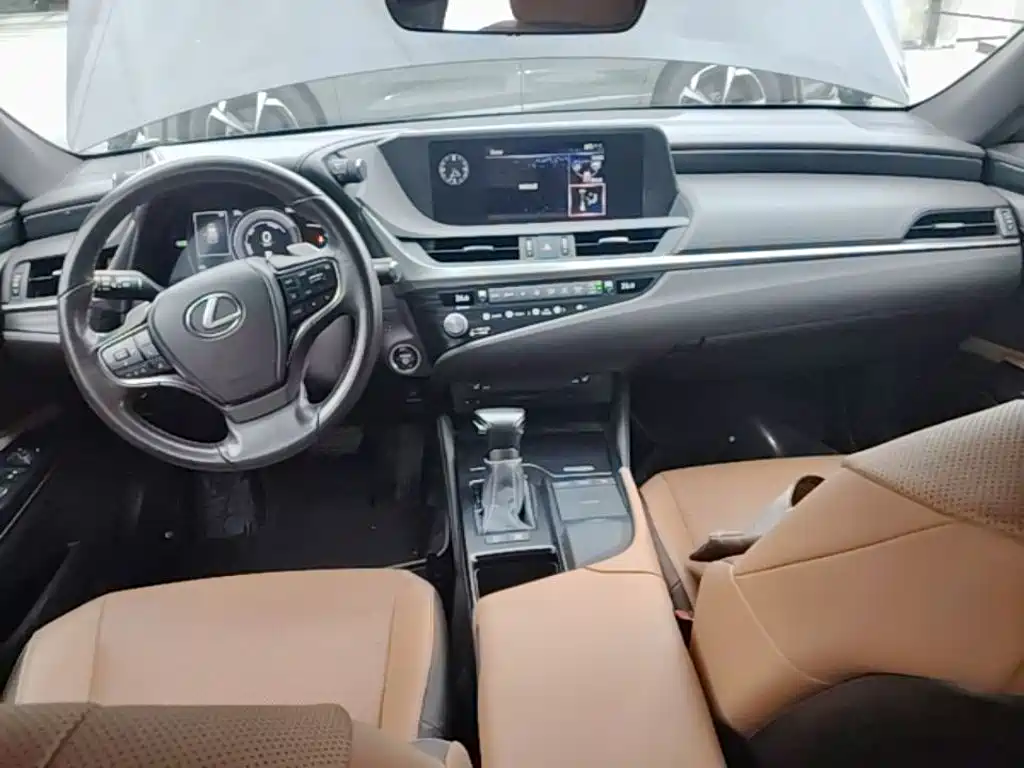Lexus ES — миниатюра 10
