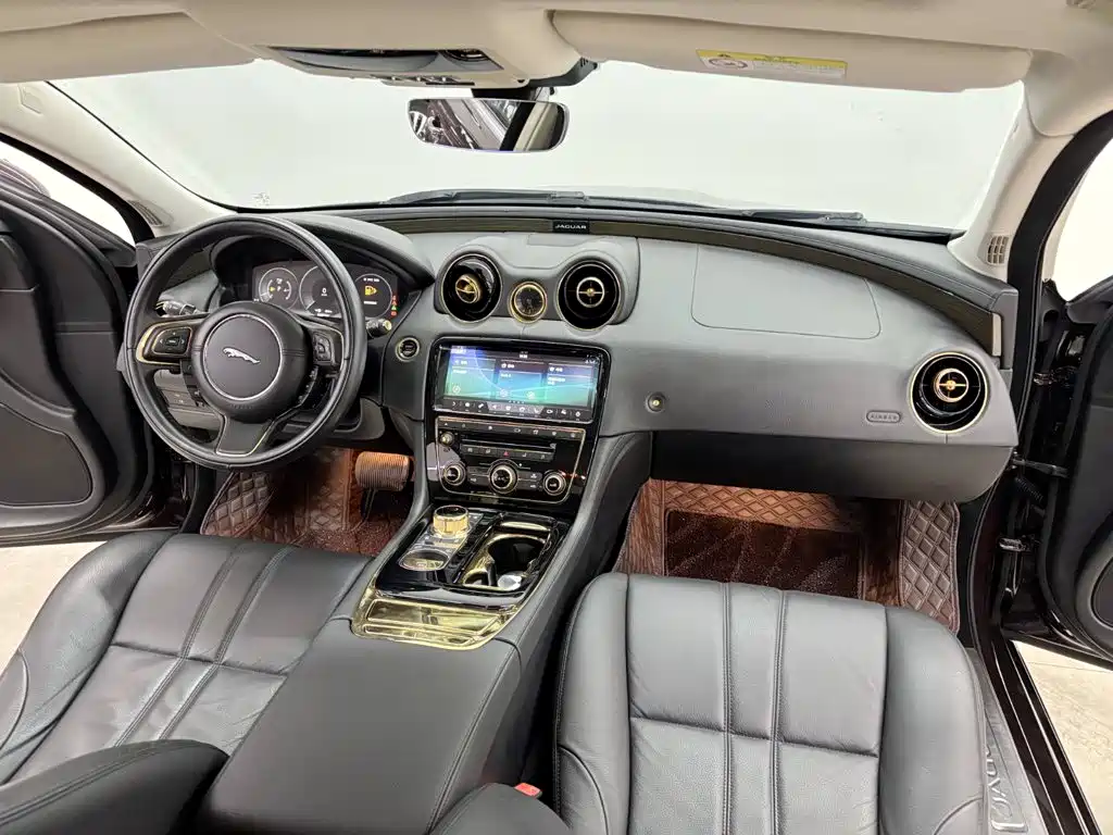 Jaguar XJ — миниатюра 13